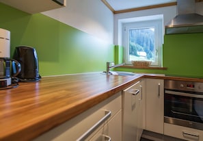 Réfrigérateur, micro-ondes, four, lave-vaisselle