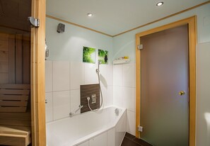 Een bad, toiletpapier