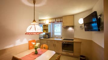 Réfrigérateur, micro-ondes, four, lave-vaisselle