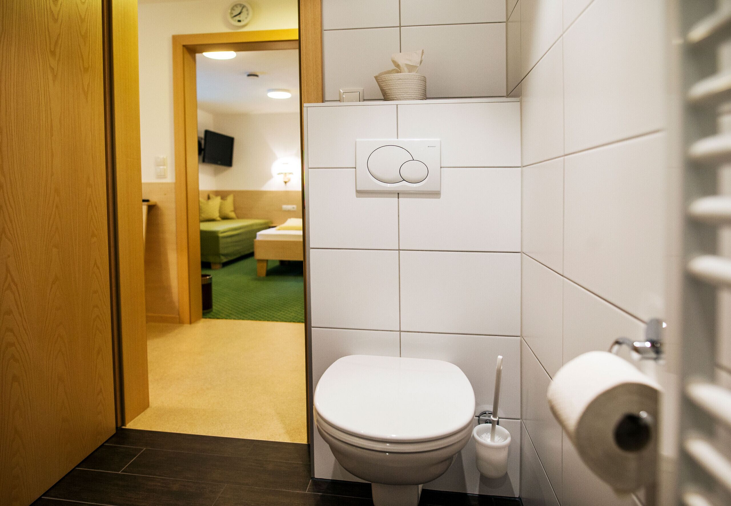 Een douche, toiletpapier