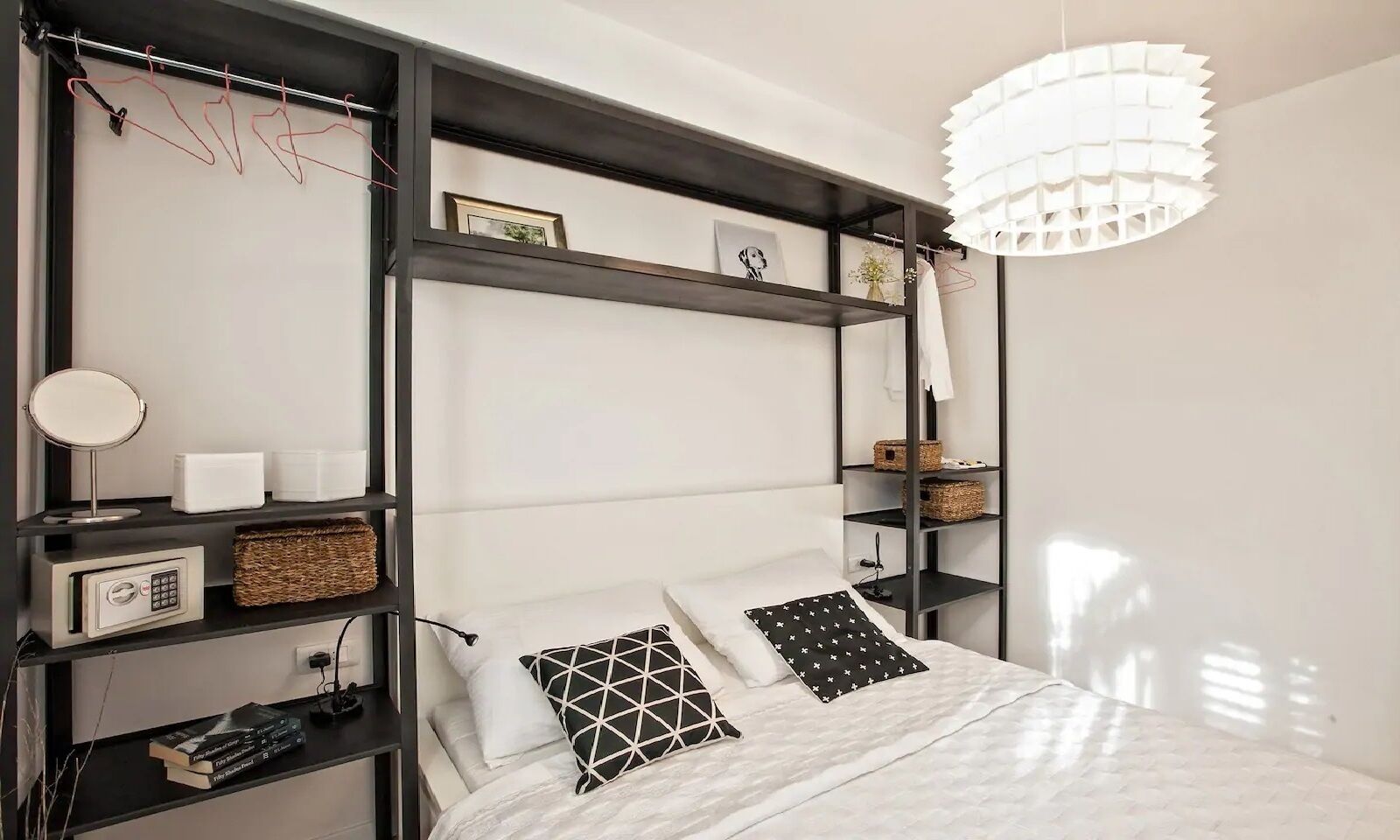 Standard Apartment | 2 bedrooms, in-room safe, desk, iron/ironing board