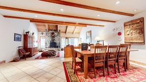 Condo, 5 Bedrooms | Dining