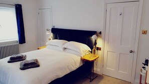 4 多间卧室、熨斗/熨衣板、旅行婴儿床、WiFi