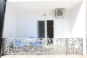 Hypo-allergenic bedding, individually decorated, individually furnished - Central Park Hotel Ksamil (Ksamil)
