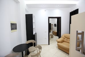 Family Studio | Hypo-allergenic bedding, individually decorated, individually furnished - Central Park Hotel Ksamil (Ksamil)