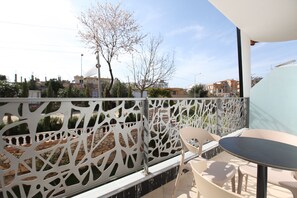 Chambre Triple Deluxe | Vue depuis le balcon