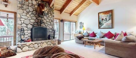 Smart TV, fireplace, DVD player