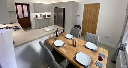 Bathmans Cottage - Newly refurbished Matlock house on edge of the Peak District