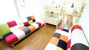 2 bedrooms, desk, free WiFi, bed sheets