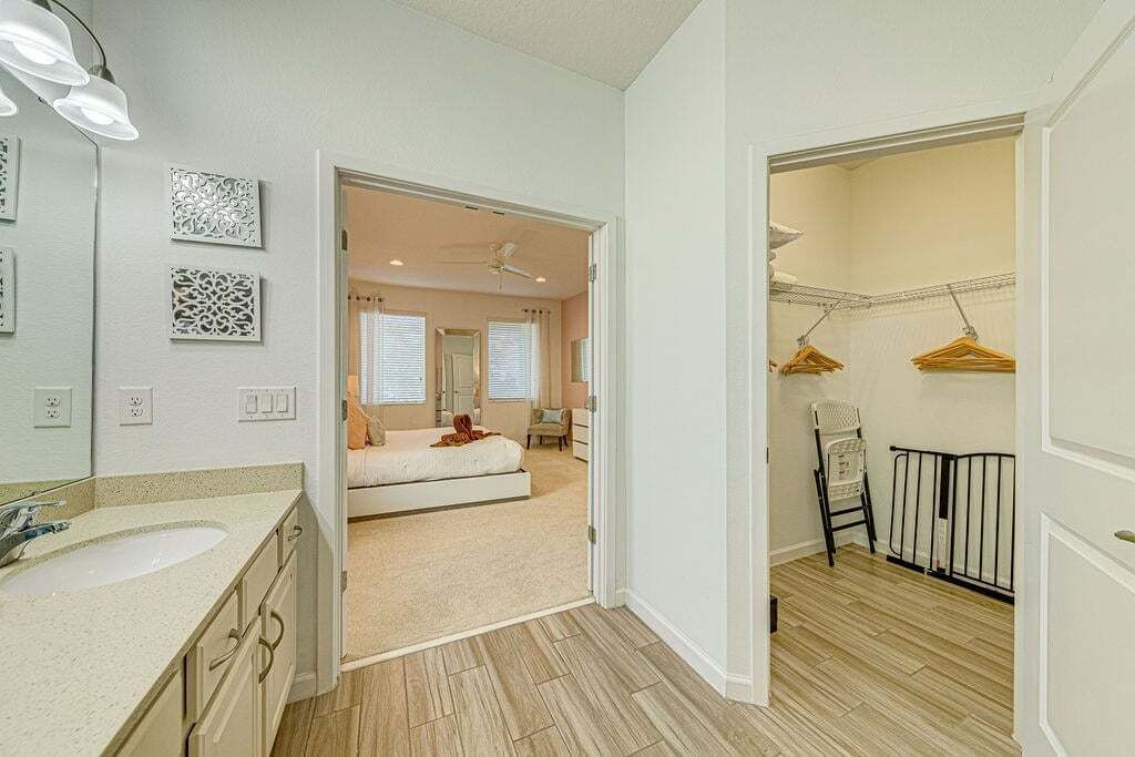 6 habitaciones, tabla de planchar con plancha y wifi gratis 