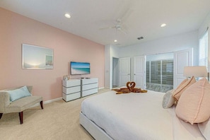 6 bedrooms, iron/ironing board, free WiFi, bed sheets