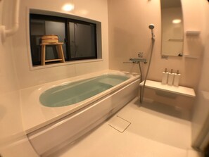 ヘアドライヤー、タオル