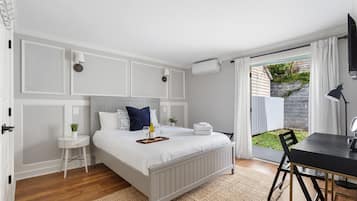 2 bedrooms, iron/ironing board, free internet