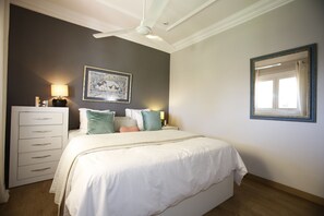 4 bedrooms, iron/ironing board, free WiFi, bed sheets