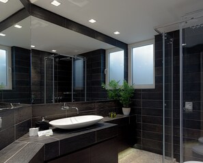 Combined shower/tub, hair dryer, towels, soap - Luxurious Beachfront Villa Maira (Αγία Μαρίνα)