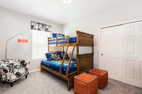 4 bedrooms, iron/ironing board, free WiFi, bed sheets