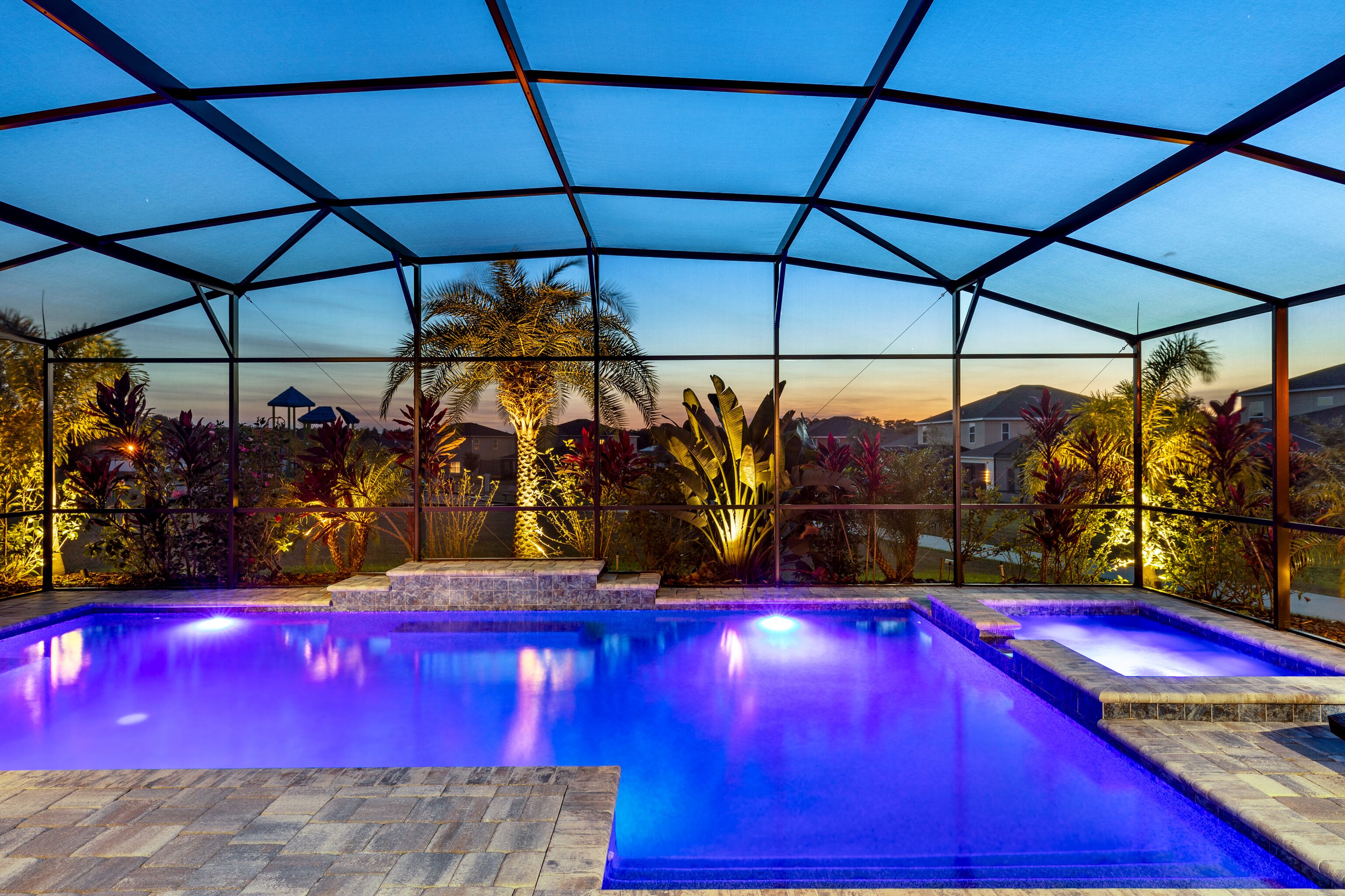 Alberca al aire libre y alberca climatizada