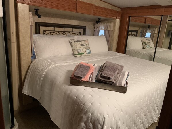 2 bedrooms, pillow-top beds, iron/ironing board, WiFi