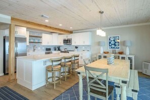 Dining - Top-floor condo w/ panoramic gulf views (Santa Rosa Beach)