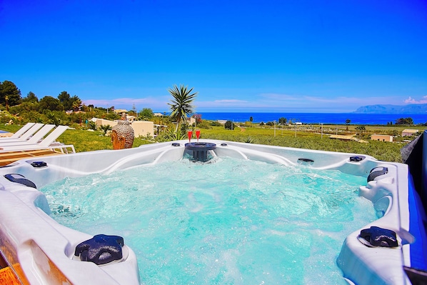 Private spa tub