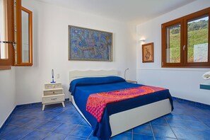 In-room safe, individually decorated, individually furnished - Villa Ananda (Castellammare del Golfo)