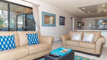 Fernseher, Kamin, Stereoanlage