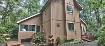 House, 3 BR, 2 BA, Sleeps 8, PERFECT for a Getaway! Super Private