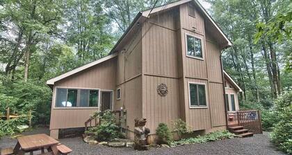 House, 3 BR, 2 BA, Sleeps 8, PERFECT for a Getaway! Super Private