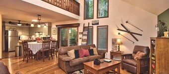 House, 3 BR, 2 BA, Sleeps 8, PERFECT for a Getaway! Super Private