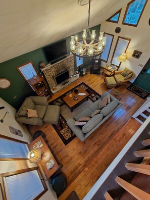 Smart TV, fireplace, DVD player, books