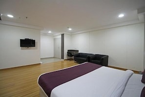 Room - OYO Rooms Noida Sector 62 (Noida)