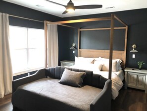 5 bedrooms, iron/ironing board, travel cot, WiFi