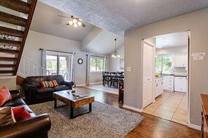 TV, Netflix, Hulu, streaming services