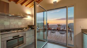 Kühlschrank, Mikrowelle, Ofen, Geschirrspüler