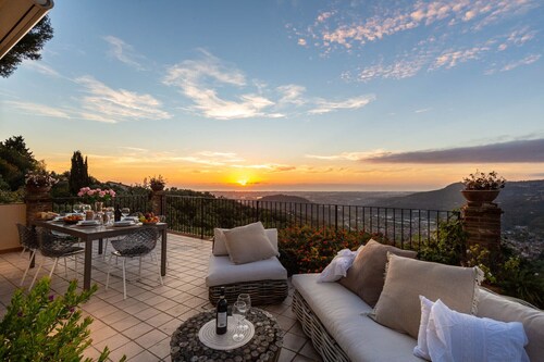 Villa Riviera: Luxury Villa with Pool and Seaview, close to Forte dei Marmi and Lucca