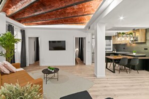 TV - Batllo 1 City Center (Barcelona)