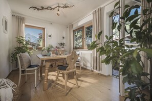 تناول الطعام