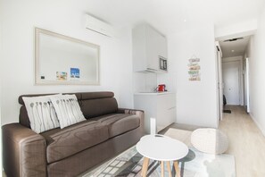 TV - Exterior Apartment BY2GY (Castelldefels)