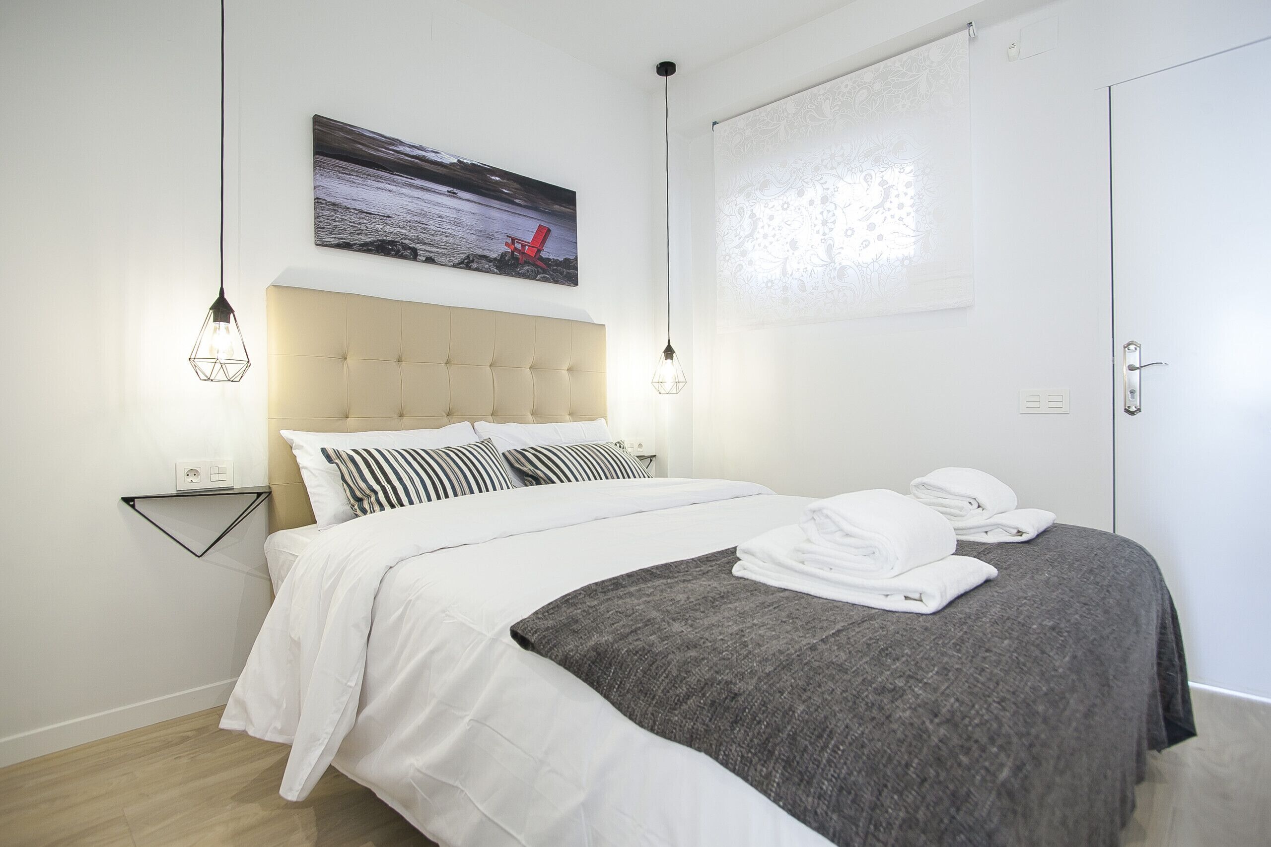 1 dormitori, planxa i posts de planxar, wifi gratuïta i roba de llit 