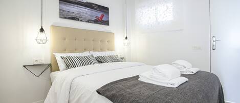 1 dormitori, planxa i posts de planxar, wifi gratuïta i roba de llit