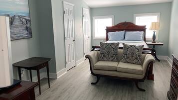 3 bedrooms, in-room safe, iron/ironing board, WiFi