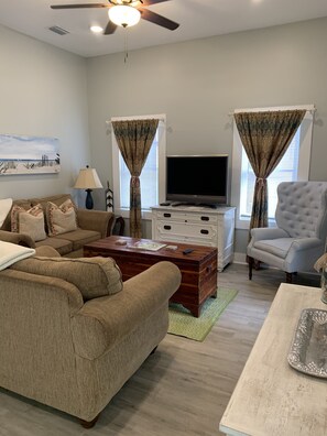 スマートテレビ、書庫、ステレオ