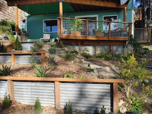 Property grounds - Serene Sunset Suite on Historic Discovery Bay (Port Townsend)