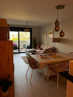 Basic Apartment | Living room
