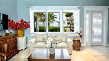 Room, 1 Queen Bed with Sofa bed, Private Pool, Ocean View | Living room | TV