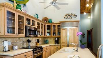 Room, Multiple Beds, Private Pool, Garden View | Private kitchen | Fridge, microwave, stovetop, dishwasher