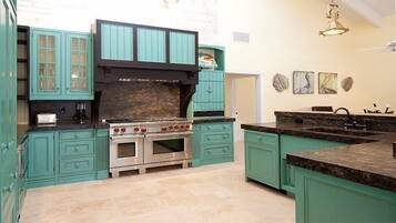 Room, Multiple Beds, Private Pool, Garden View | Private kitchen | Fridge, microwave, stovetop, dishwasher