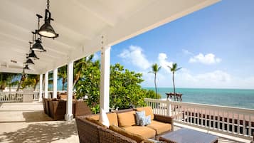 Room, Berbilang Katil, Private Pool, Ocean View | Balkoni