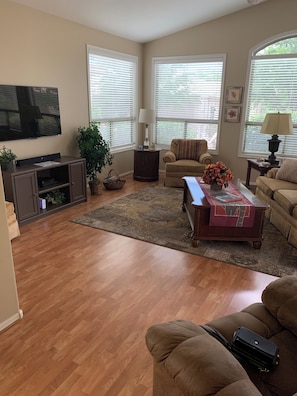 Smart TV - VACATION PARADISE!!! (Tucson)