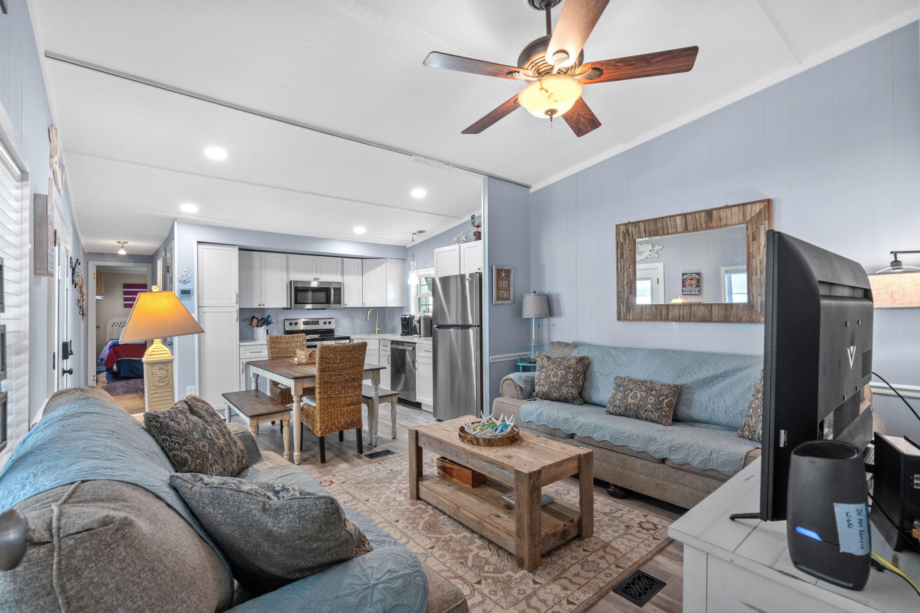 Smart TV, DVD player